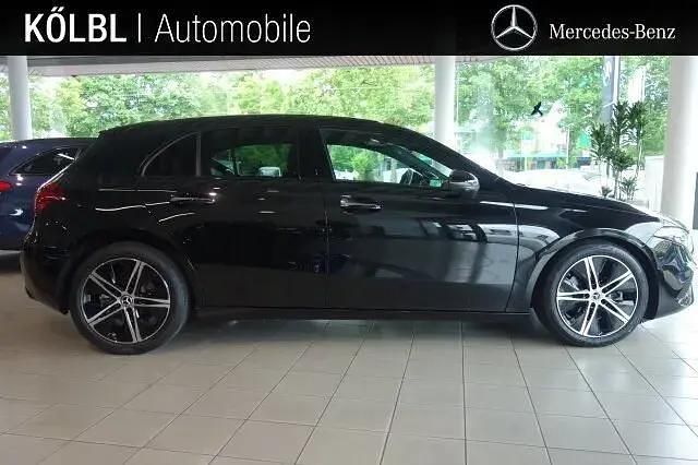 Lack kosmosschwarz Gebraucht 2024 Mercedes A220 Progressive Limousine | 34.980 € (Fairer Preis) - Bild 1/4