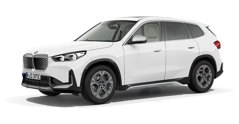 Weiß Gebraucht 2024 BMW iX1 Luxury Line SUV | 51.509 € (Teuer) - Bild 1/4