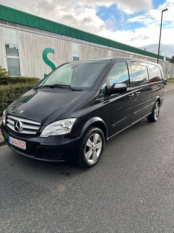 Schwarz Gebraucht 2014 Mercedes Viano Van / Kleinbus | 14.800 € (Fairer Preis) - Bild 1/4