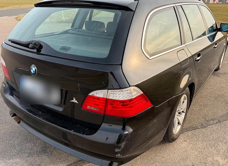 Gebraucht BMW 520 177 PS (130 kW) 2007 Schwarz Kombi