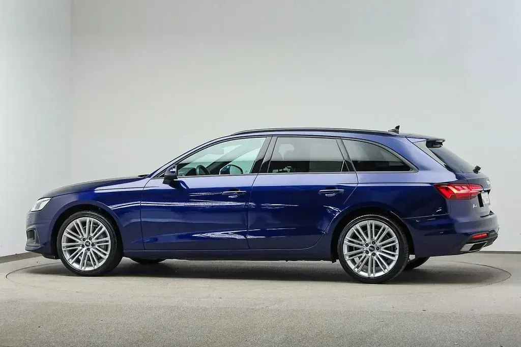 Gebraucht Audi A4 Business 265 PS (194 kW) 2023 Navarrablau metallic Kombi