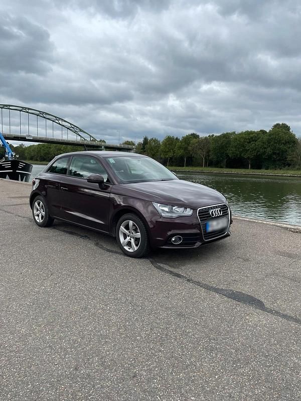 Gebraucht Audi A1 86 PS (63 kW) 2013 Violet Kleinwagen