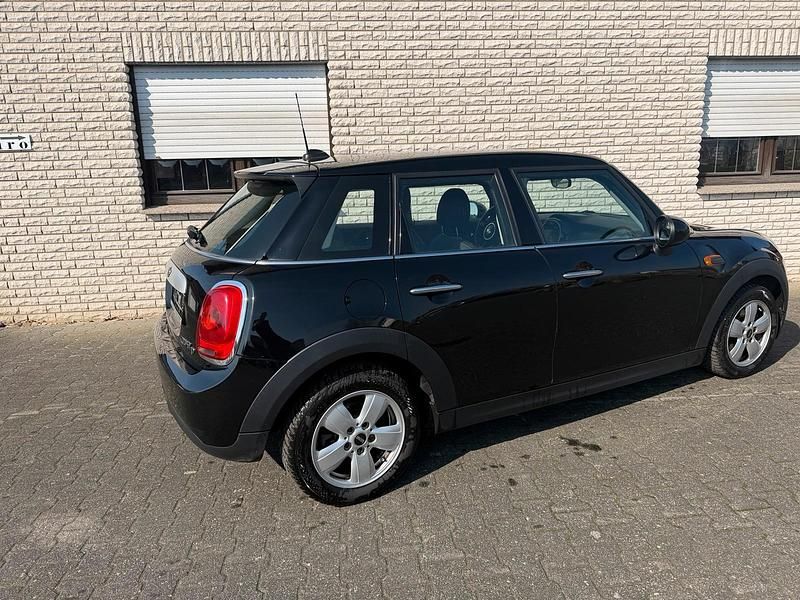 Gebraucht Mini Cooper D 116 PS (85 kW) 2015 Schwarz Kleinwagen