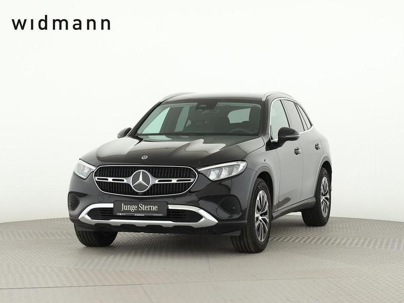 Obsidianschwarz metallic Gebraucht 2024 Mercedes GLC200 Avantgarde SUV | 48.850 € (Guter Preis) - Bild 1/4