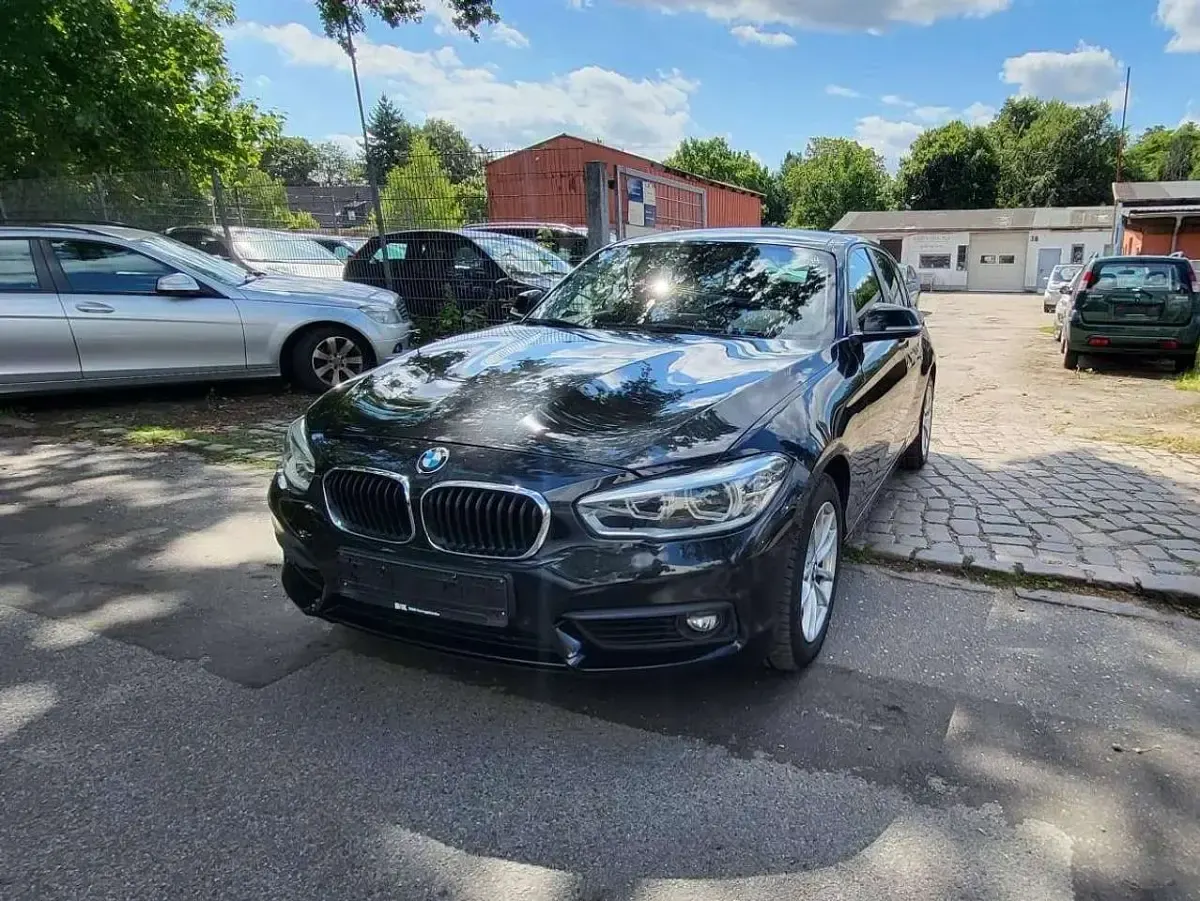 Gebraucht BMW 120 Advantage 190 PS (139 kW) 2017 Black sapphire metallic Kleinwagen