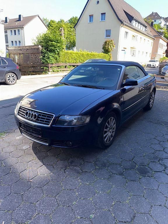 Blau Gebraucht 2004 Audi A4 Cabriolet Cabrio | 4.499 € (Fairer Preis) - Bild 1/4