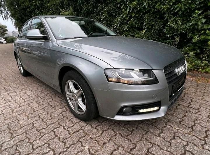 Grau Gebraucht 2008 Audi A4 Limousine | 4.300 € (Guter Preis) - Bild 1/4