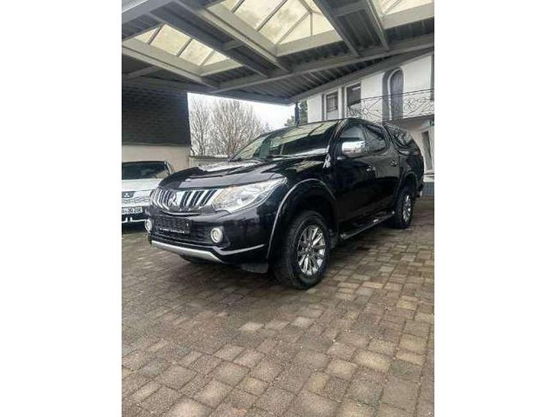 Gebraucht Mitsubishi L200 Plus 181 PS (133 kW) 2016 Magicschwarz Abholung