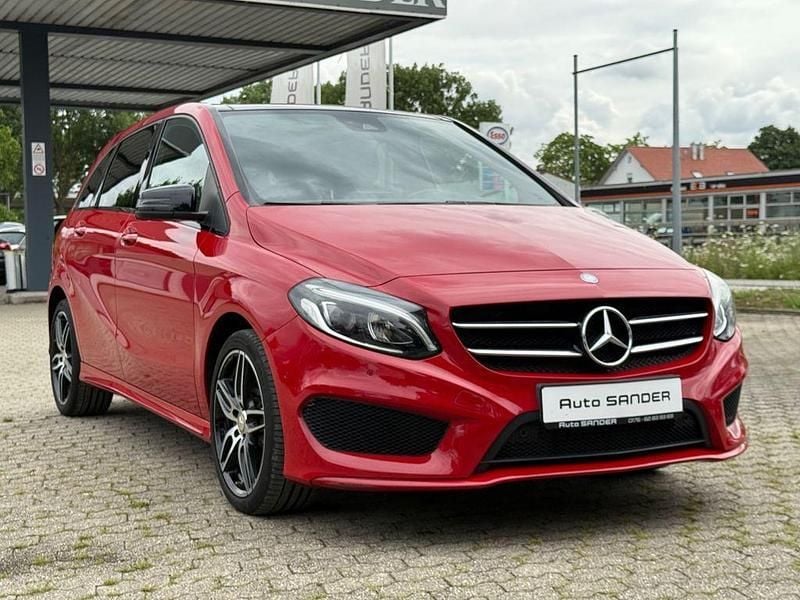 Rot Gebraucht 2015 Mercedes B180 AMG line Van / Kleinbus | 12.950 € (Fairer Preis) - Bild 1/4