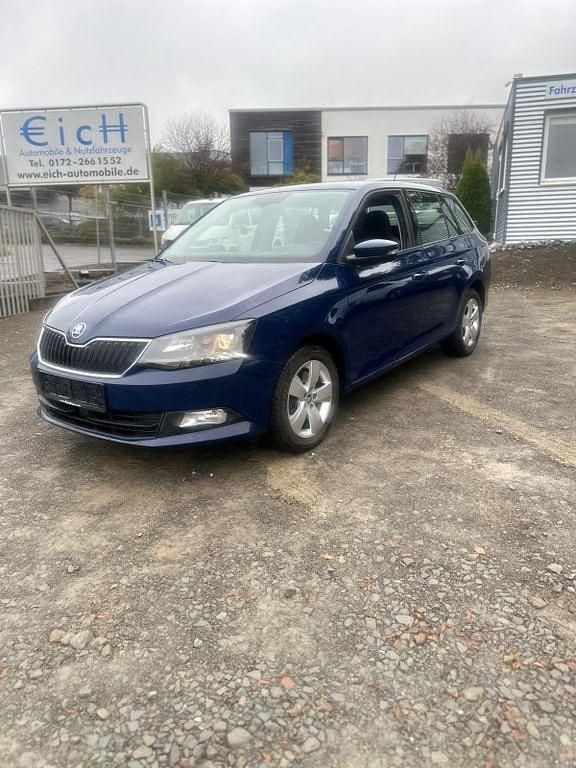 Blau Gebraucht 2016 Skoda Fabia Style Kleinwagen | 11.490 € (Guter Preis) - Bild 1/4