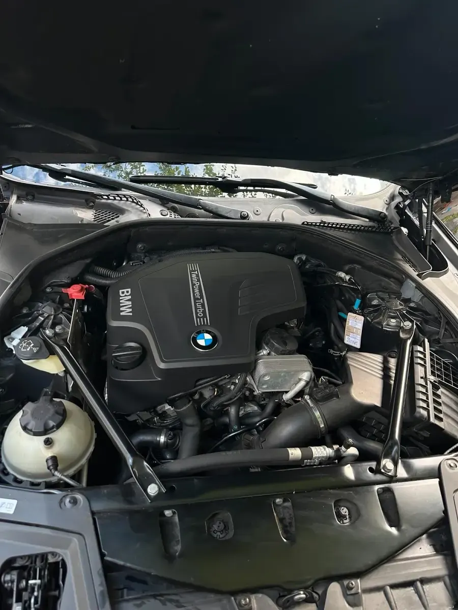Gebraucht BMW 520 184 PS (135 kW) 2012 Grau Limousine