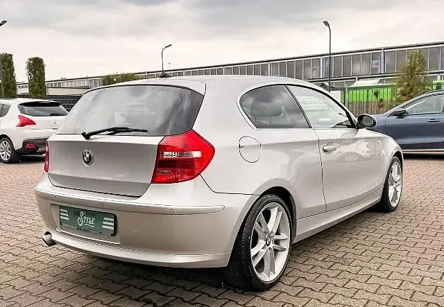 Gebraucht BMW 118 Sport Line 143 PS (105 kW) 2007 Silber Kleinwagen
