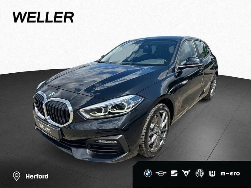 Black sapphire (schwarz) Gebraucht 2023 BMW 120 Advantage Kleinwagen | 25.650 € (Guter Preis) - Bild 1/4