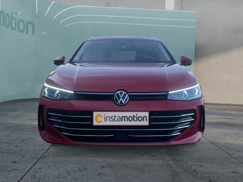 Gebraucht VW Passat Elegance 150 PS (110 kW) 2024 Rot Van / Kleinbus