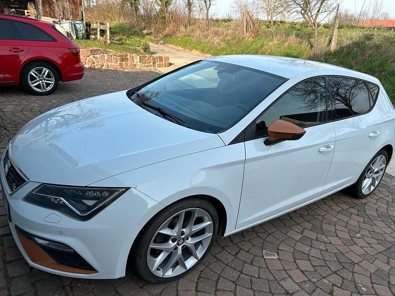 Gebraucht Seat Leon Beats 150 PS (110 kW) 2020 Weiß Limousine