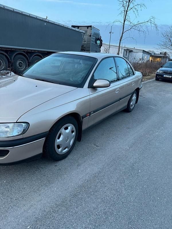 Gebraucht Opel Omega 136 PS (100 kW) 1997 Beige Limousine