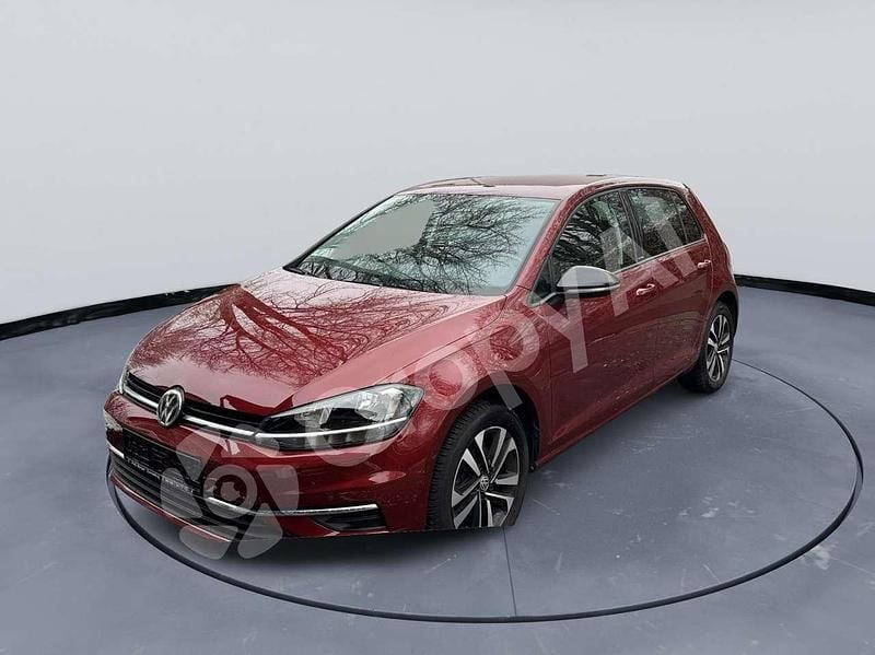 Gebraucht VW Golf VII 116 PS (85 kW) 2019 Rot Limousine
