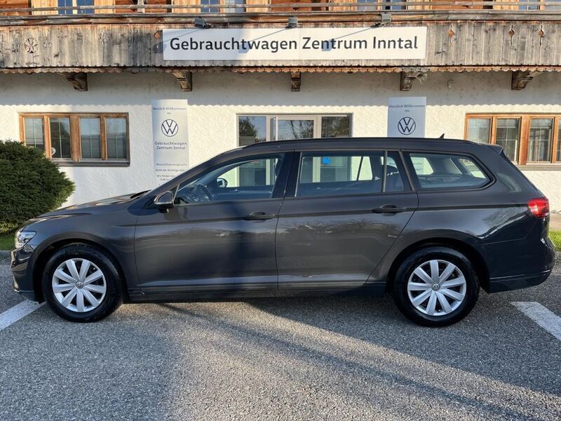 Gebraucht VW Passat Basis 150 PS (110 kW) 2020 Grau Kombi