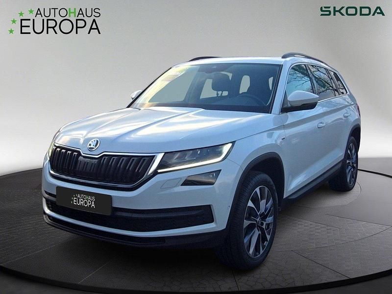 Moonweiss metallic Gebraucht 2021 Skoda Kodiaq Drive SUV | 27.990 € (Superpreis) - Bild 1/4