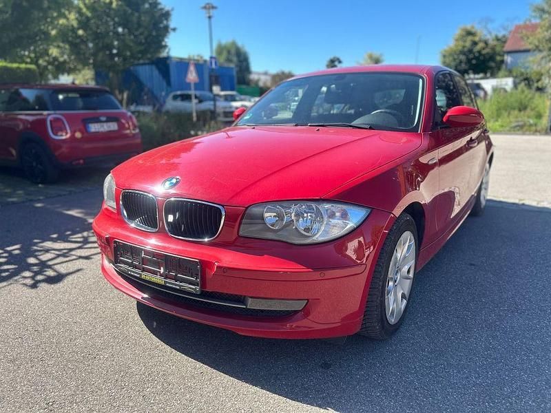 Rot Gebraucht 2009 BMW 116 Lifestyle Kleinwagen | 2.000 € - Bild 1/4
