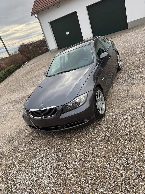 Gebraucht BMW 325 197 PS (144 kW) 2006 Grau Limousine
