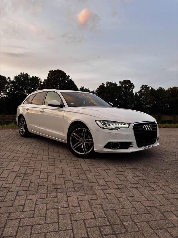 Weiß Gebraucht 2012 Audi A6 Kombi | 12.500 € (Guter Preis) - Bild 1/4