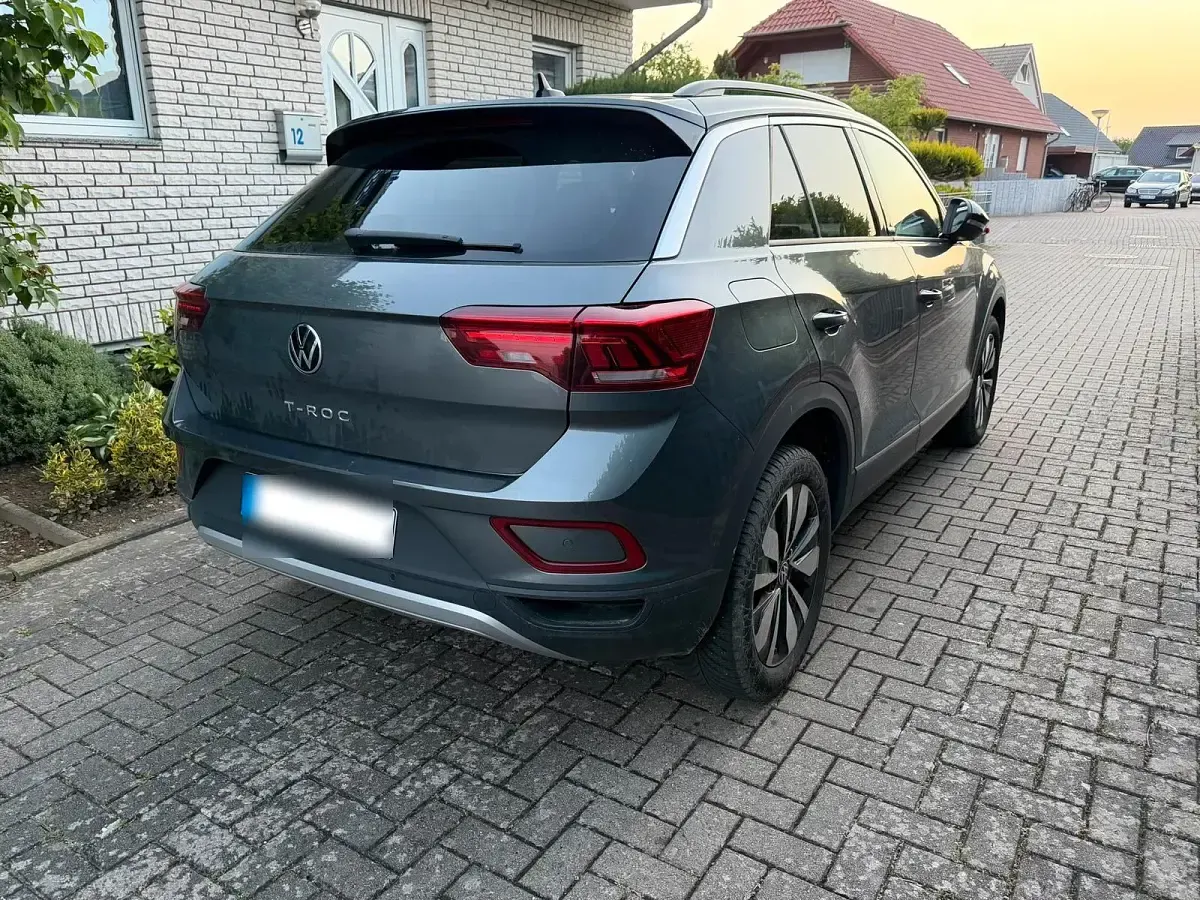 Second-hand VW T-Roc Move 150 CP (110 kW) 2024 Gri SUV