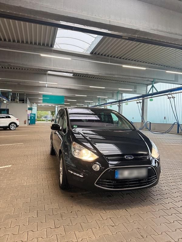 Schwarz Gebraucht 2012 Ford S-MAX S Van / Kleinbus | 4.000 € (Guter Preis) - Bild 1/4