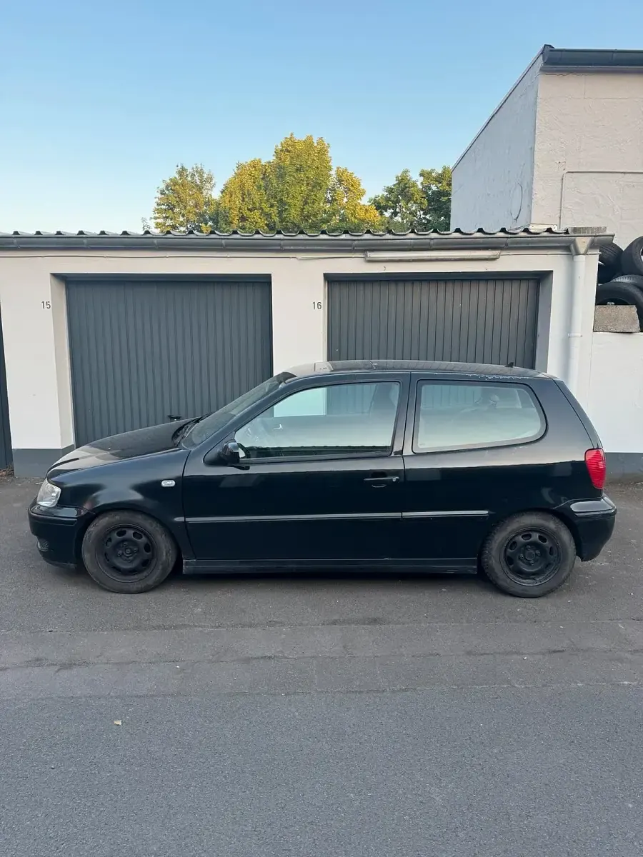 Gebraucht VW Polo 60 PS (44 kW) 2001 Schwarz Kleinwagen