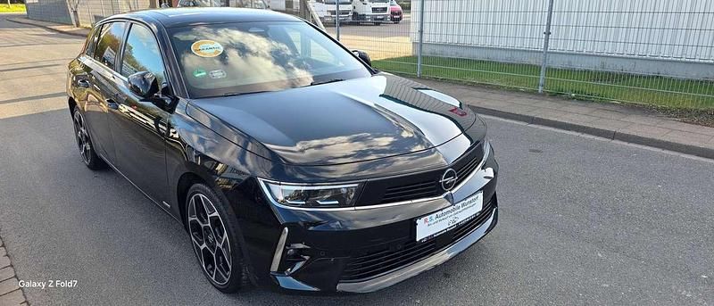 Gebraucht Opel Astra Ultimate 131 PS (96 kW) 2022 Diamant schwarz/karbon schwarz Kleinwagen