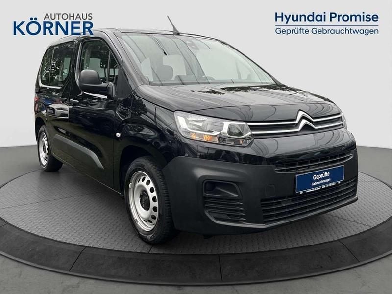 Onyx schwarz Gebraucht 2021 Citroën Berlingo Live Van / Kleinbus | 19.790 € (Etwas zu teuer) - Bild 1/4
