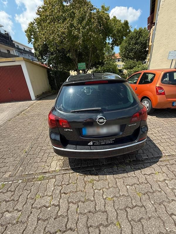 Gebraucht Opel Astra 110 PS (80 kW) 2014 Schwarz Kombi