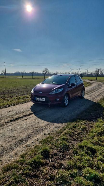 Gebraucht Ford Fiesta Trend 97 PS (71 kW) 2009 Rot Kleinwagen