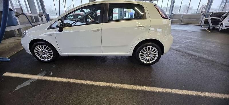 Gebraucht Fiat Grande Punto Active 77 PS (56 kW) 2009 Kleinwagen