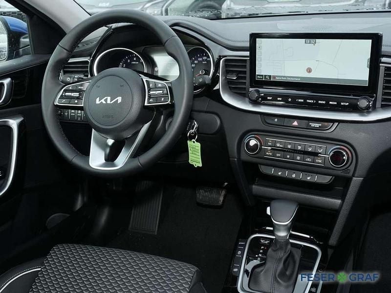 Neu Kia XCeed Comfort 150 PS (110 kW) 2026 Blue flame met SUV