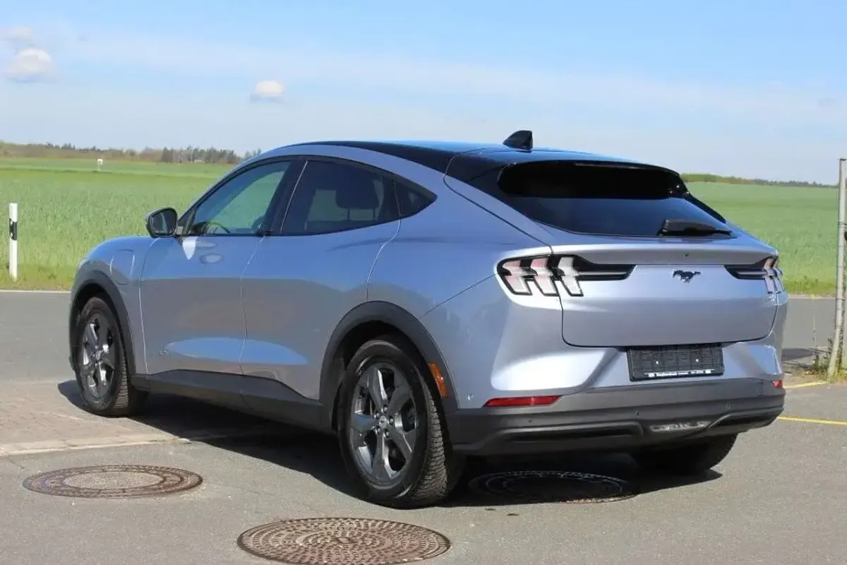 Gebraucht Ford Mustang Mach-E 197 kW (269 PS) 2023 Blau SUV