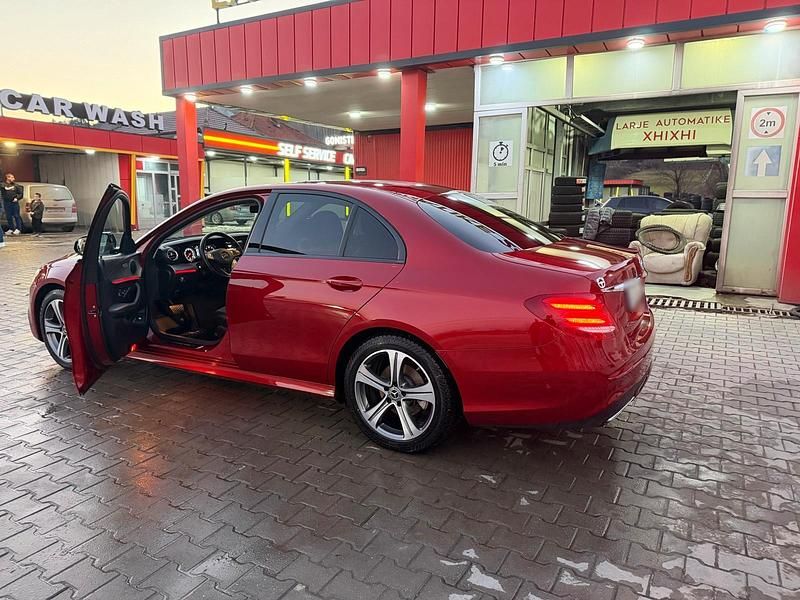 Gebraucht Mercedes E220 AMG line 220 PS (161 kW) 2017 Rot Limousine