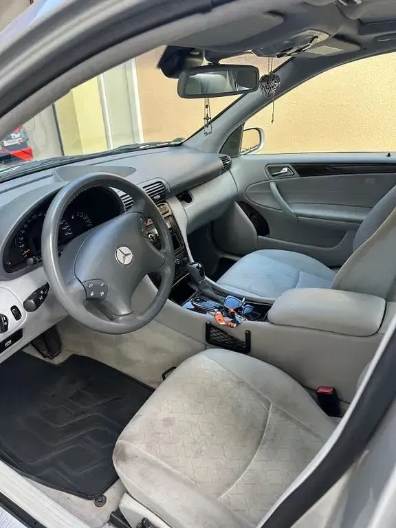 Gebraucht Mercedes C200 163 PS (119 kW) 2000 Silber Limousine