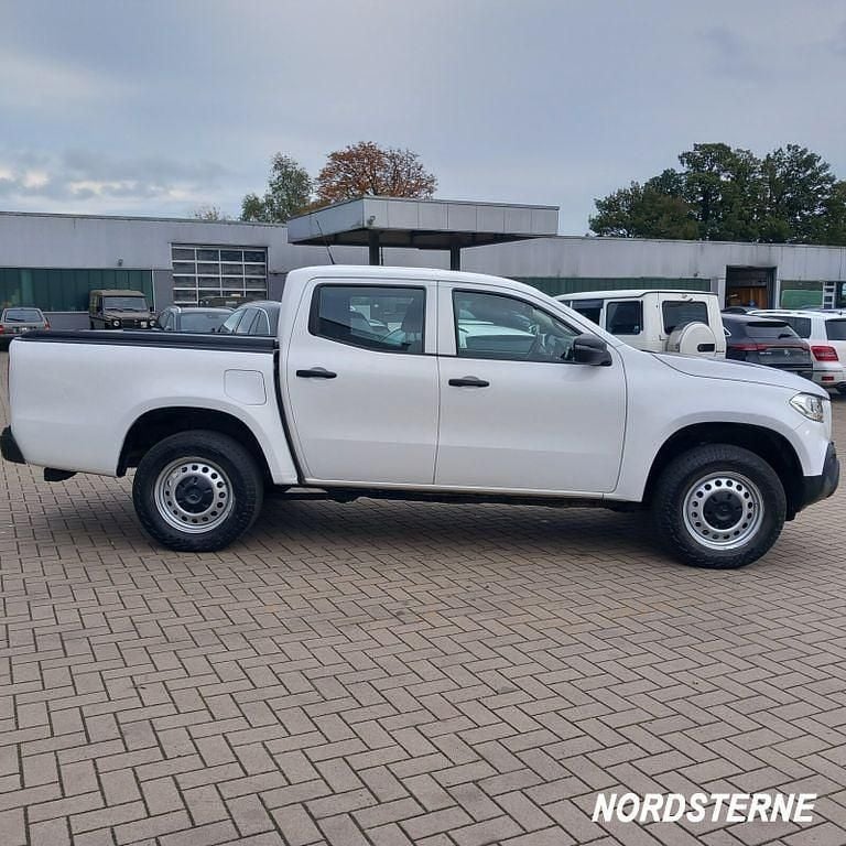 Gebraucht Mercedes X250 190 PS (139 kW) 2018 Weiß Pickup