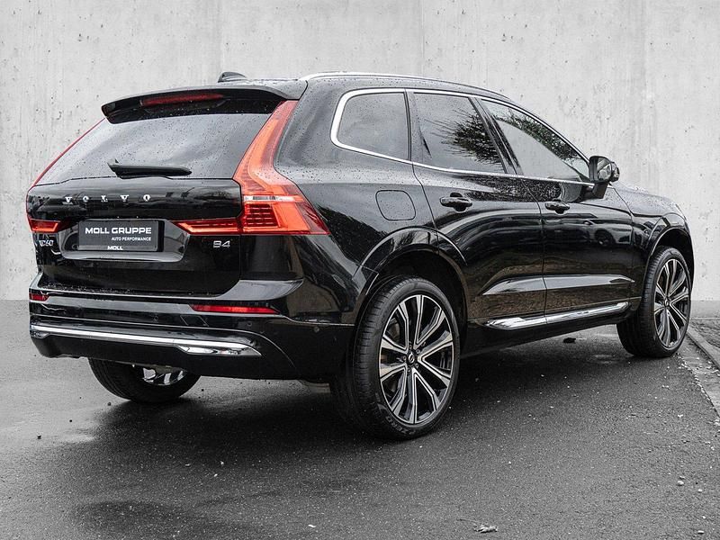 Gebraucht Volvo XC60 Plus 197 PS (144 kW) 2023 Schwarz SUV