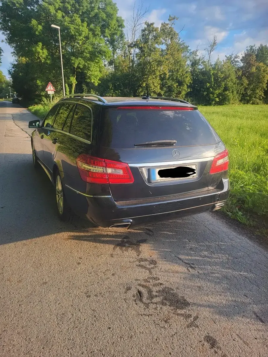 Gebraucht Mercedes E250 204 PS (150 kW) 2012 Schwarz Kombi