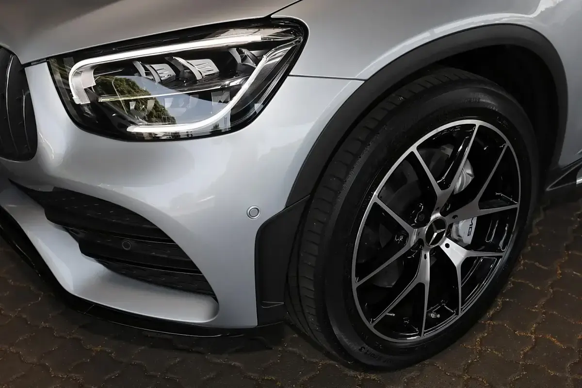 Gebraucht Mercedes GLC43 AMG AMG 390 PS (286 kW) 2021 Metalliclack hightechsilber SUV