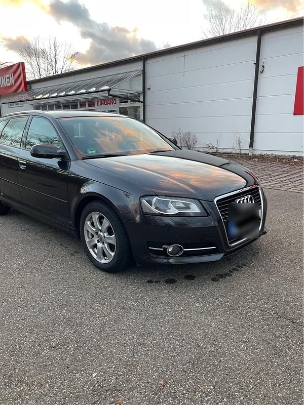 Braun Gebraucht 2010 Audi A3 Limousine | 5.490 € (Fairer Preis) - Bild 1/4