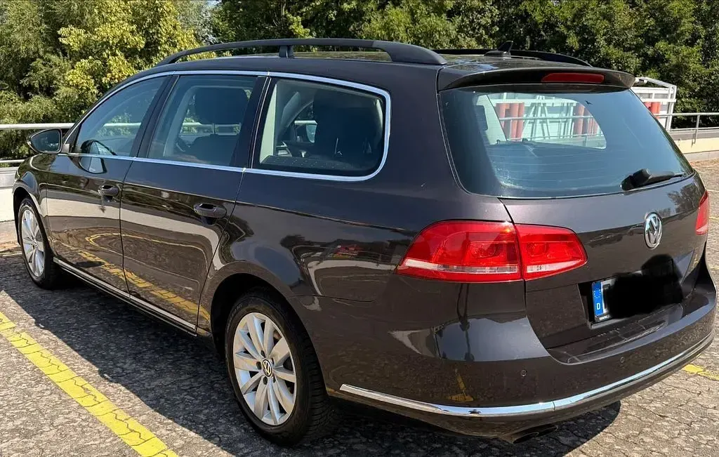 Gebraucht VW Passat Comfortline 140 PS (102 kW) 2011 Braun Kombi