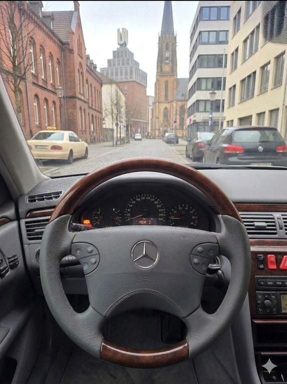 Gebraucht Mercedes E240 Elegance 170 PS (125 kW) 2000 Silber Limousine