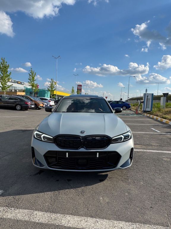 Grau Gebraucht 2023 BMW M340 Performance Limousine | 60.900 € (Etwas zu teuer) - Bild 1/4