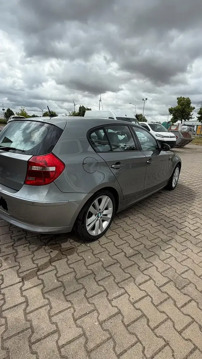 Gebraucht BMW 120 177 PS (130 kW) 2009 Grau Kleinwagen