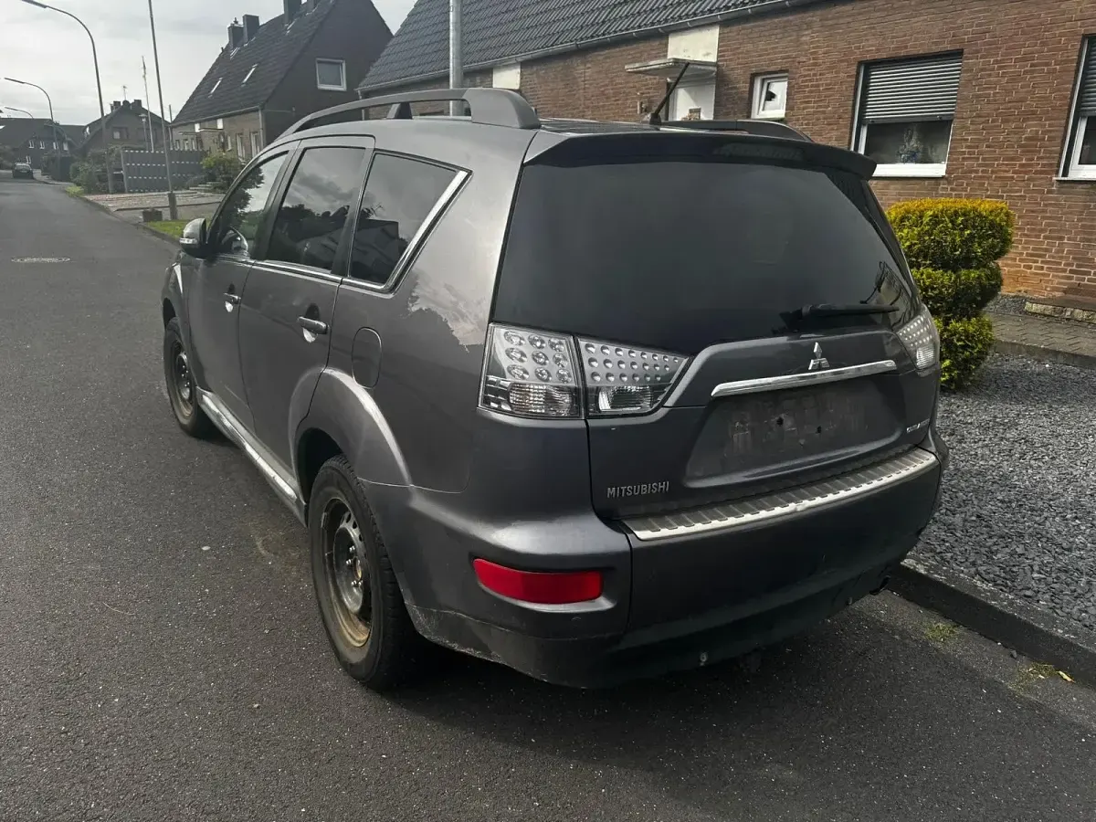 Używany Mitsubishi Outlander 147 KM (108 kW) 2010 SUV