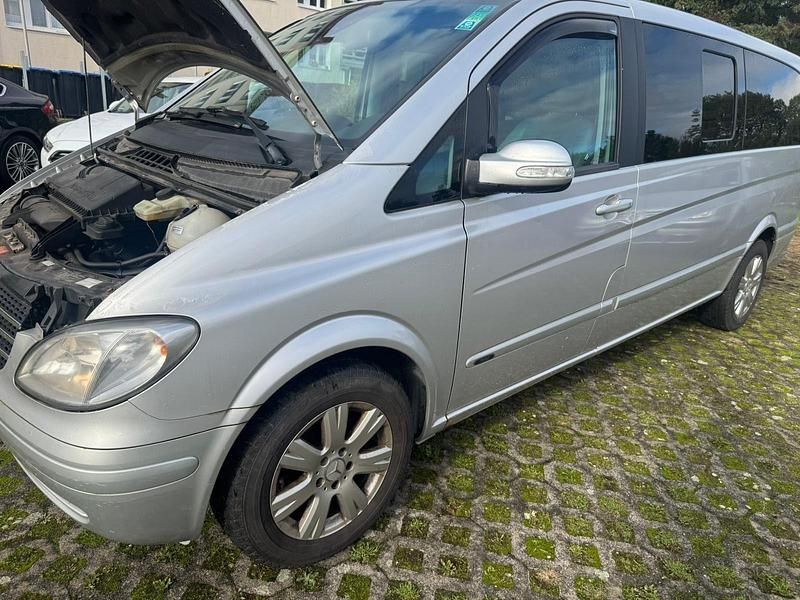 Silber Gebraucht 2006 Mercedes Viano Van / Kleinbus | 7.499 € (Superpreis) - Bild 1/4