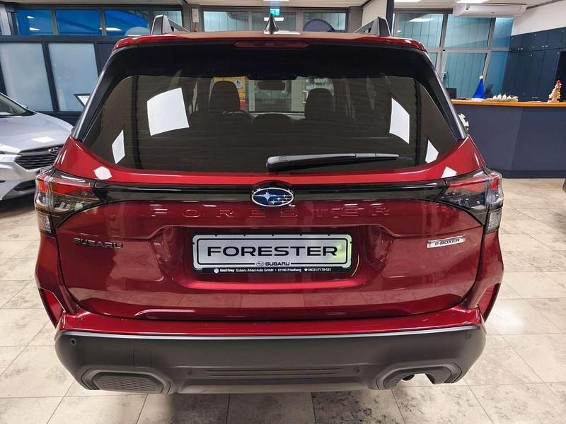 Neu Subaru Forester Exclusive+ 136 PS (100 kW) 2026 Crimson red (p) SUV
